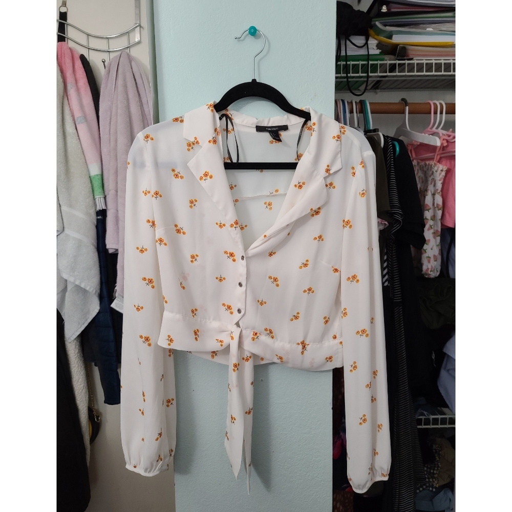 FOREVER 21 Daisy Crop Button-Up Blouse